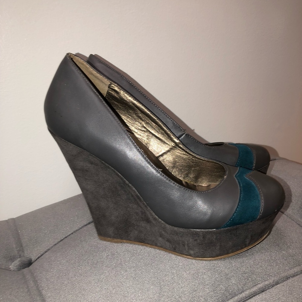 Pink&Pepper Suede and Leather Wedge Heels 👡 Size 7.5